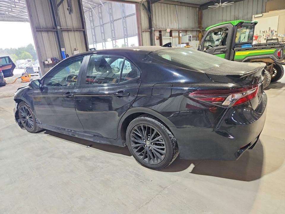 2022 TOYOTA CAMRY SE NIGHTSHADE 2