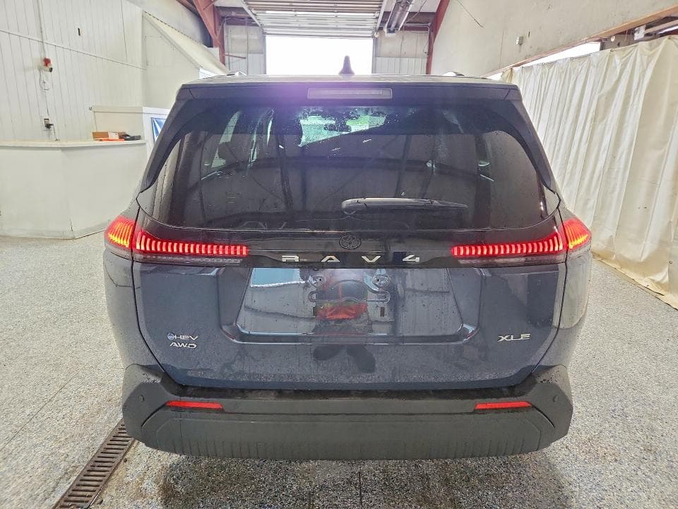 2026 TOYOTA RAV4 XLE PREMIUM 6
