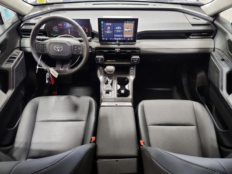 2026 TOYOTA RAV4 XLE PREMIUM 8