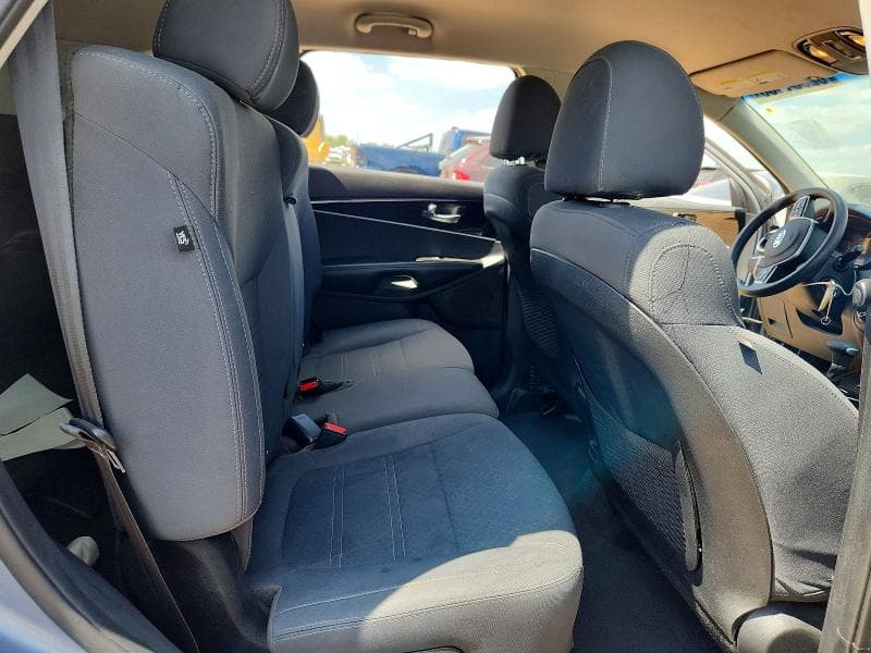 2020 KIA SORENTO S 11