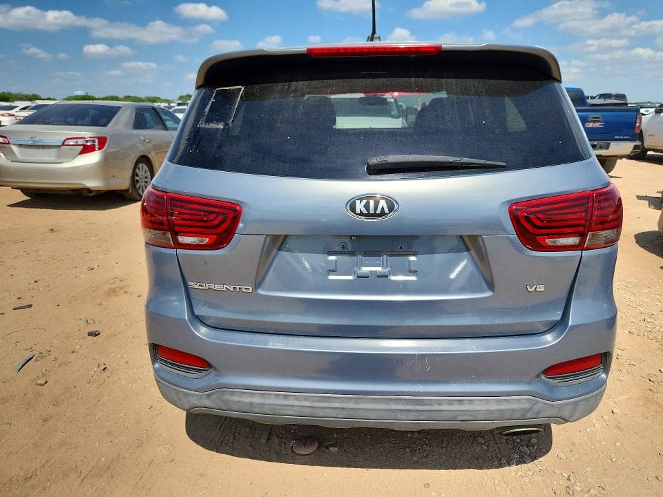 2020 KIA SORENTO S 6
