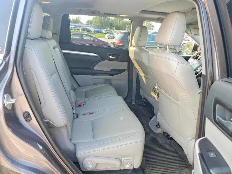 2019 TOYOTA HIGHLANDER XLE 11