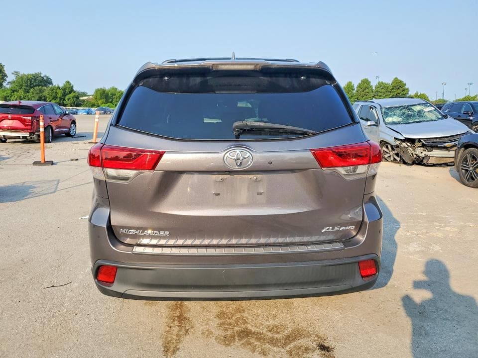 2019 TOYOTA HIGHLANDER XLE 6