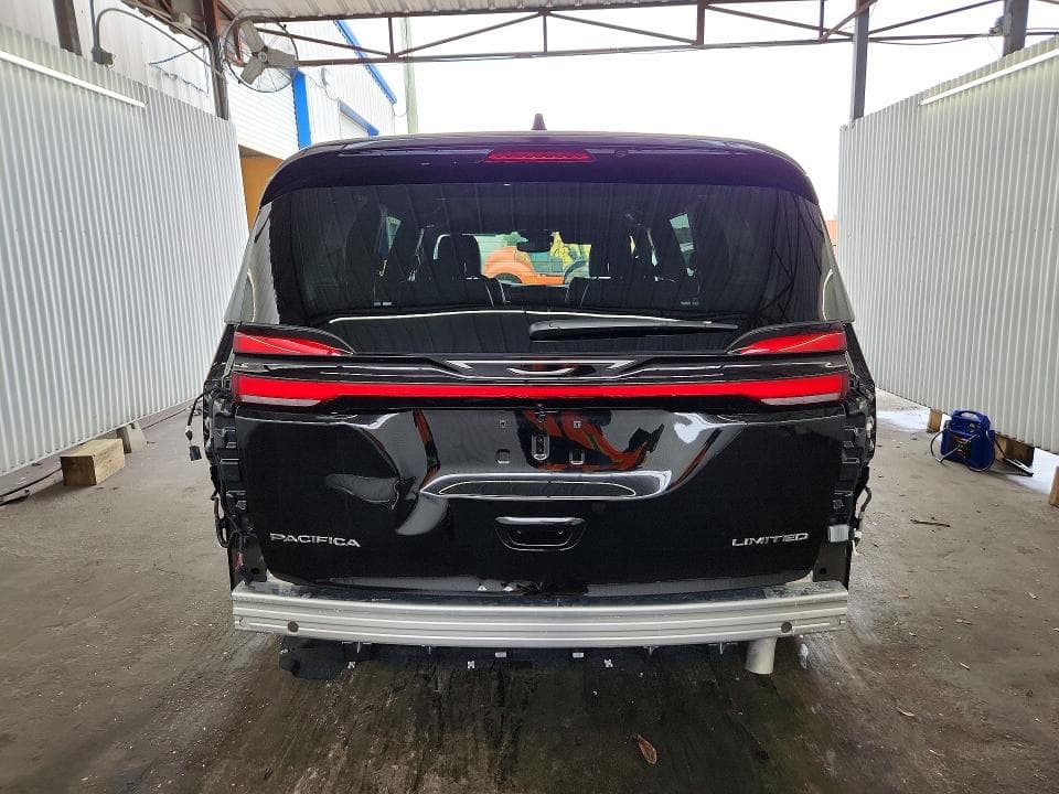 2027 CHRYSLER PACIFICA LIMITED LIMITED 7