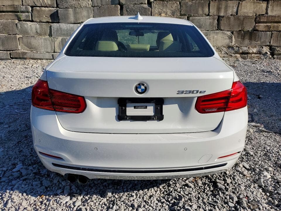 2017 BMW 330E 6