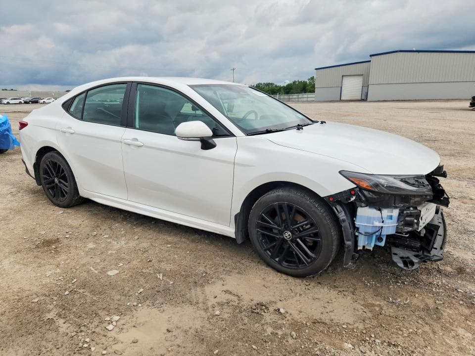 2025 TOYOTA CAMRY SE 4