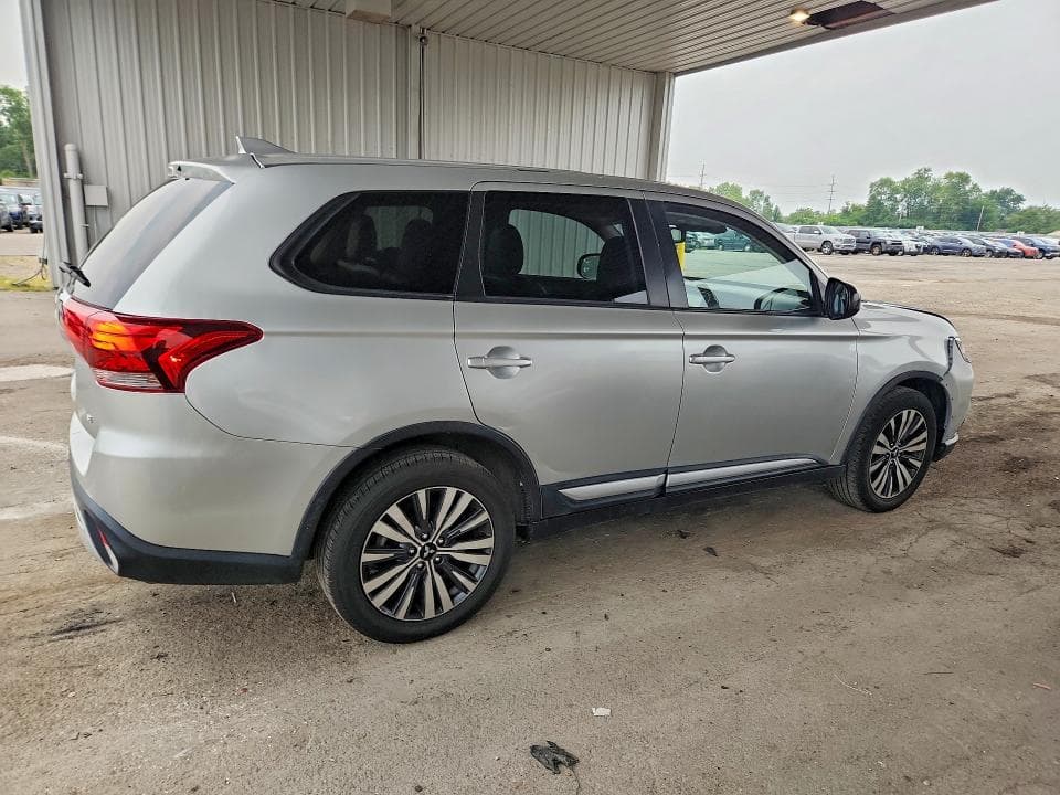 2020 MITSUBISHI OUTLANDER SE 3