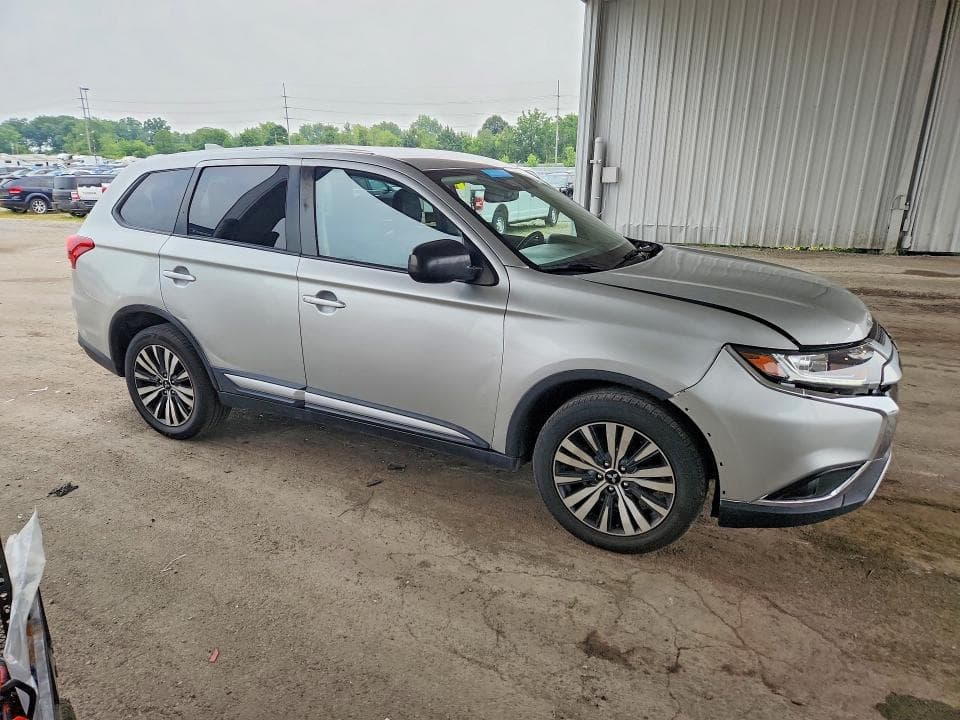 2020 MITSUBISHI OUTLANDER SE 4