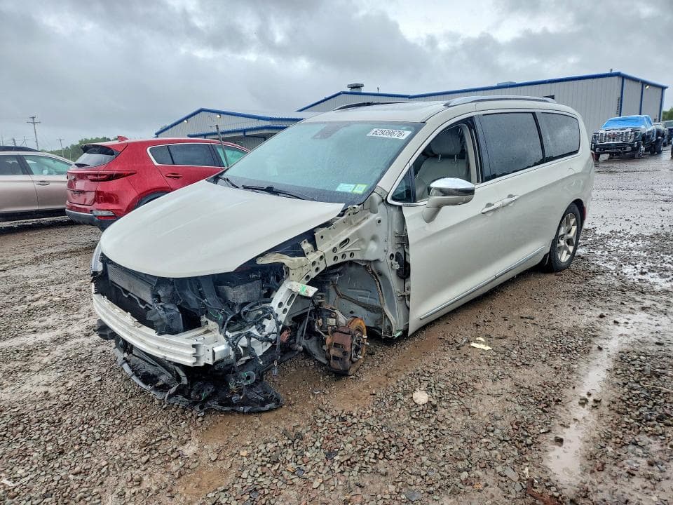 2019 CHRYSLER PACIFICA LIMITED - 1