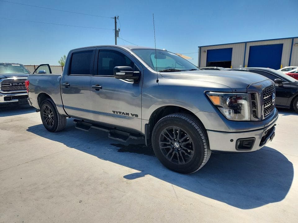 2019 NISSAN TITAN SL 4
