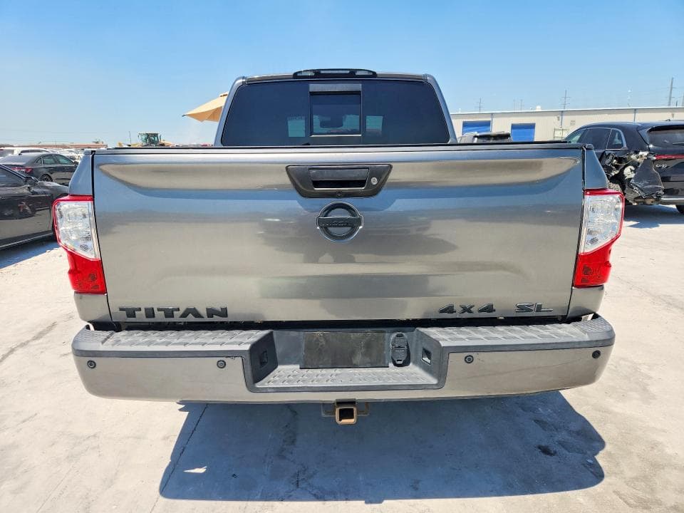 2019 NISSAN TITAN SL 6