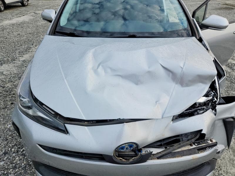 2020 TOYOTA PRIUS LE 11