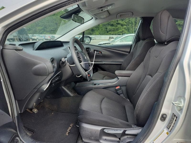 2020 TOYOTA PRIUS LE 7