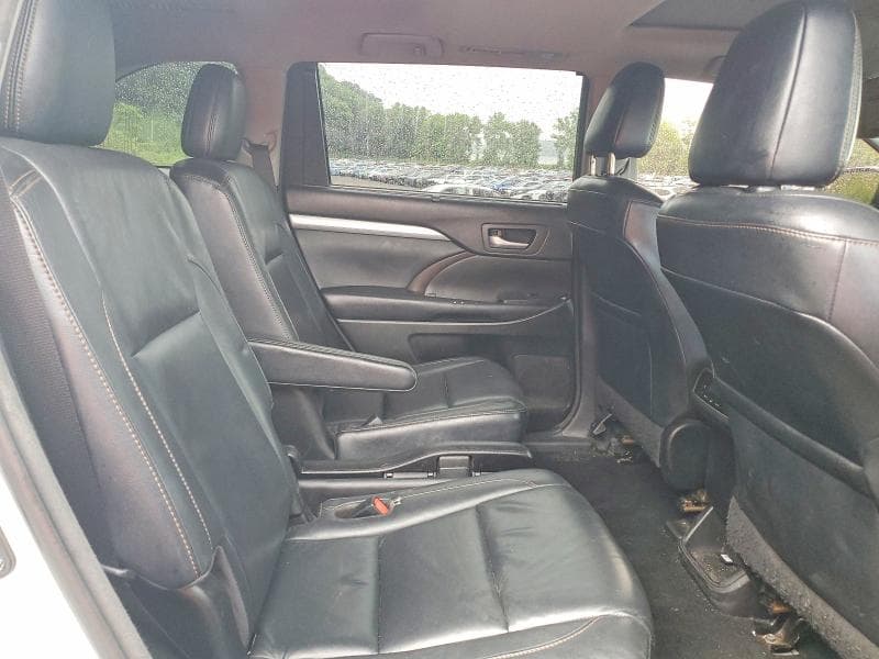 2017 TOYOTA HIGHLANDER XLE 11