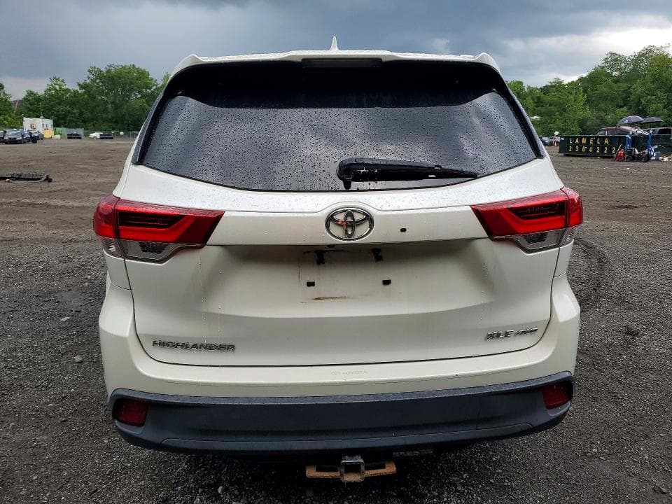 2017 TOYOTA HIGHLANDER XLE 6