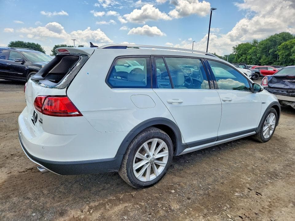 2017 VOLKSWAGEN GOLF ALLTRACK S 3