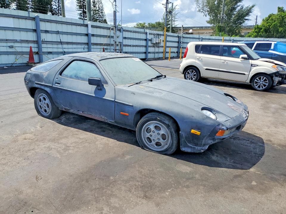 1983 PORSCHE 928 4
