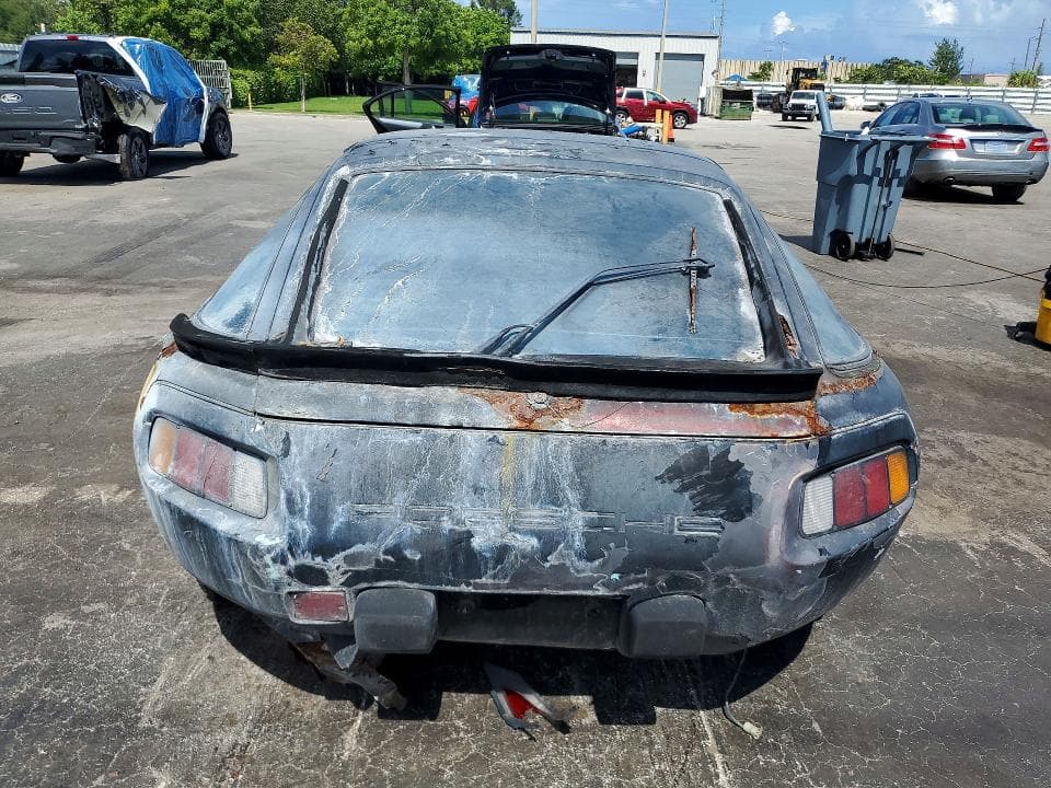 1983 PORSCHE 928 6