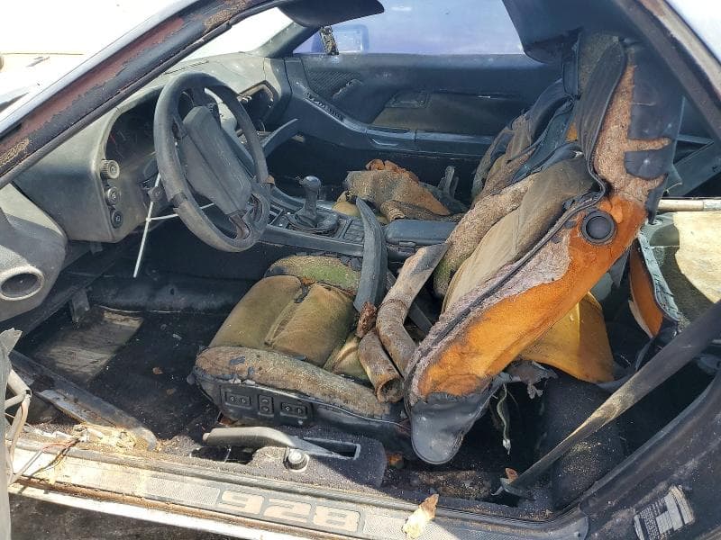 1983 PORSCHE 928 7