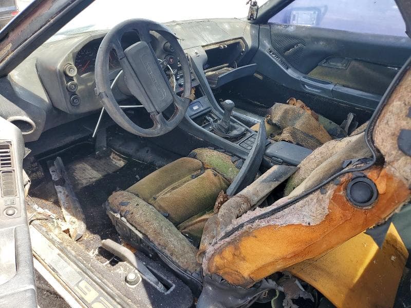 1983 PORSCHE 928 10