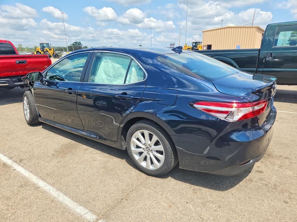 2019 TOYOTA CAMRY LE 2