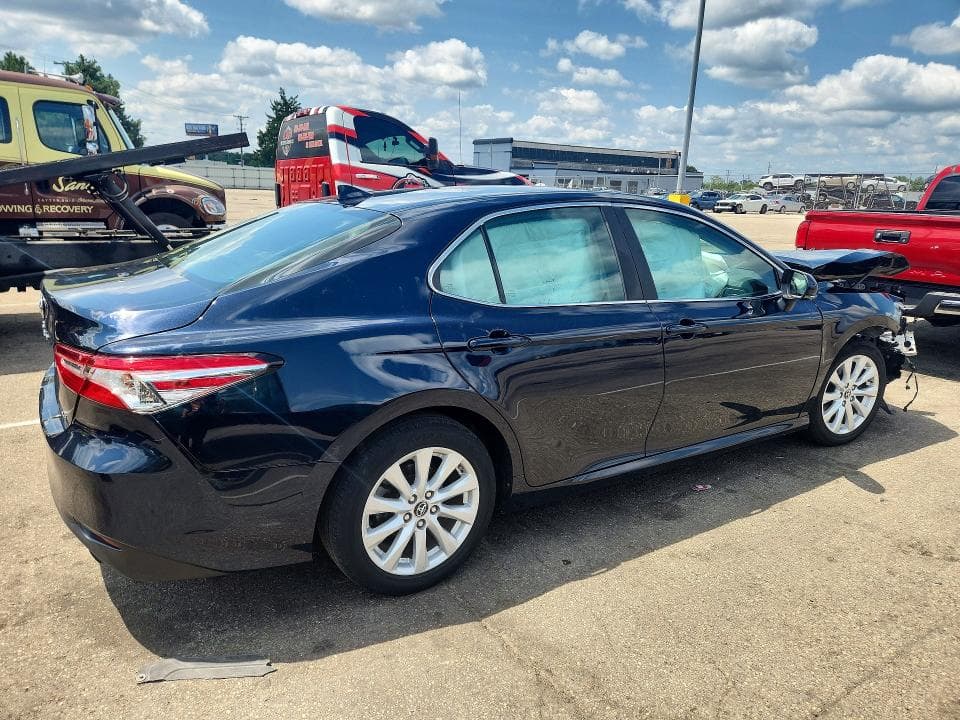 2019 TOYOTA CAMRY LE 3