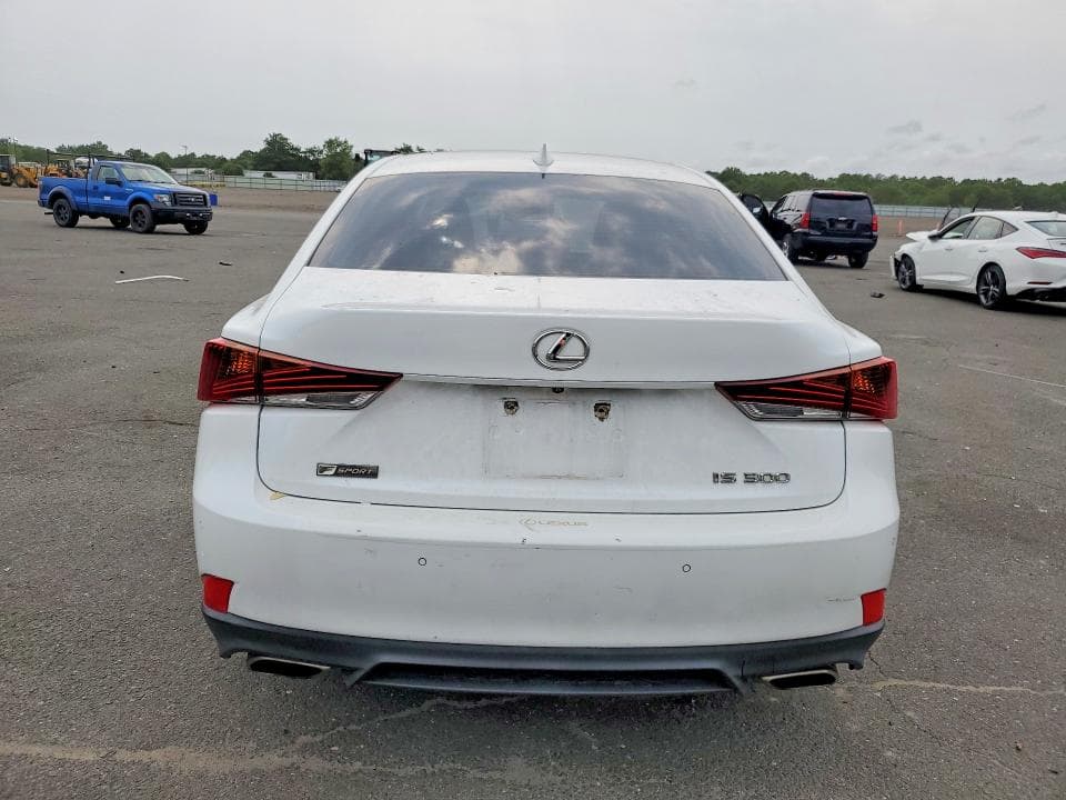 2018 LEXUS IS 300 6