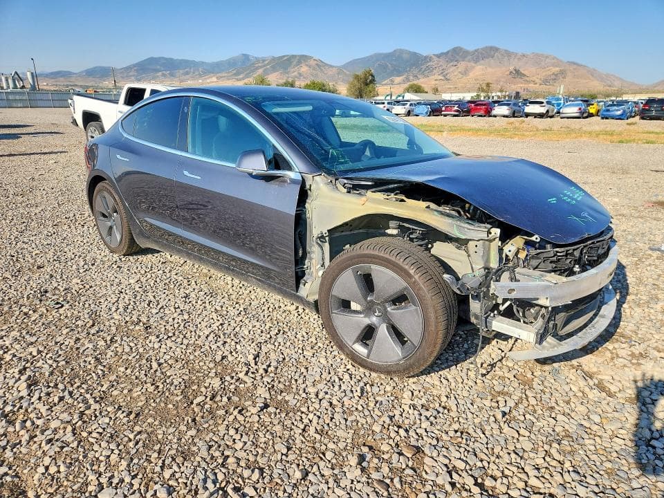 2019 TESLA MODEL 3 4