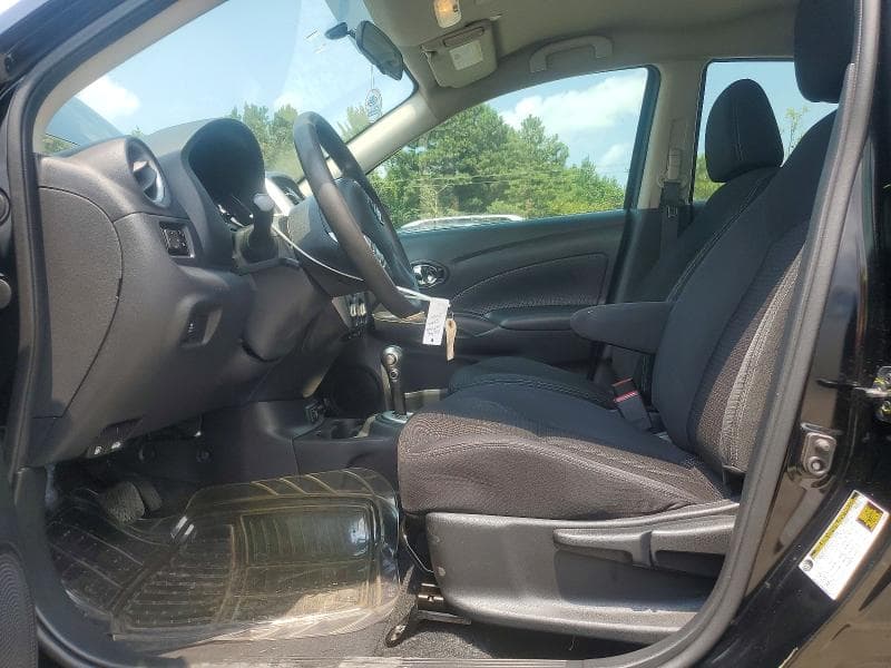 2019 NISSAN VERSA SV 7