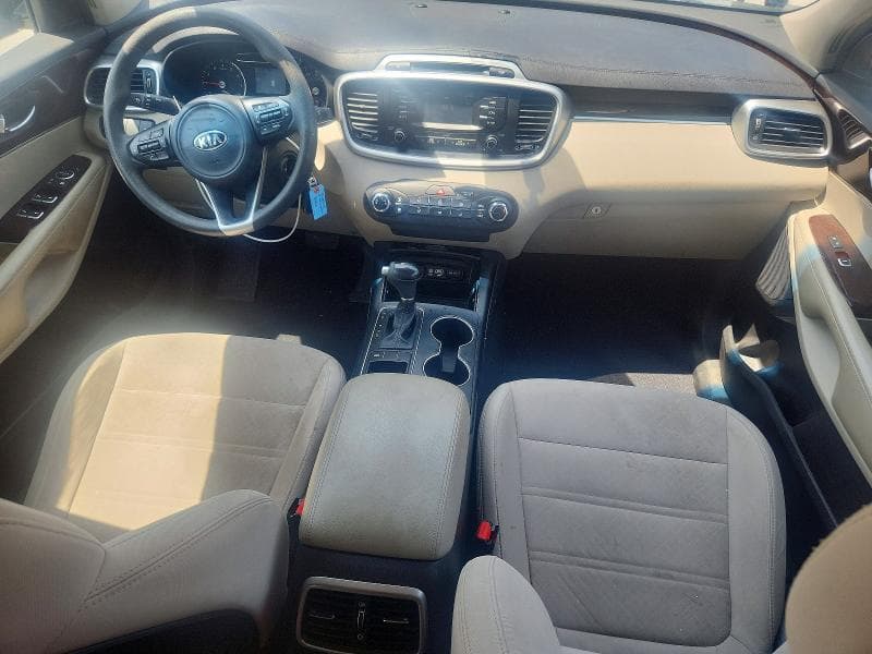 2017 KIA SORENTO LX V6 8