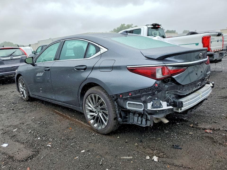 2025 LEXUS ES 300H ULTRA LUXURY 2