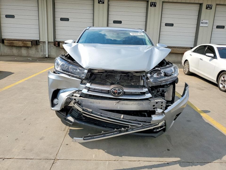 2018 TOYOTA HIGHLANDER LIMITED PLATINUM 5