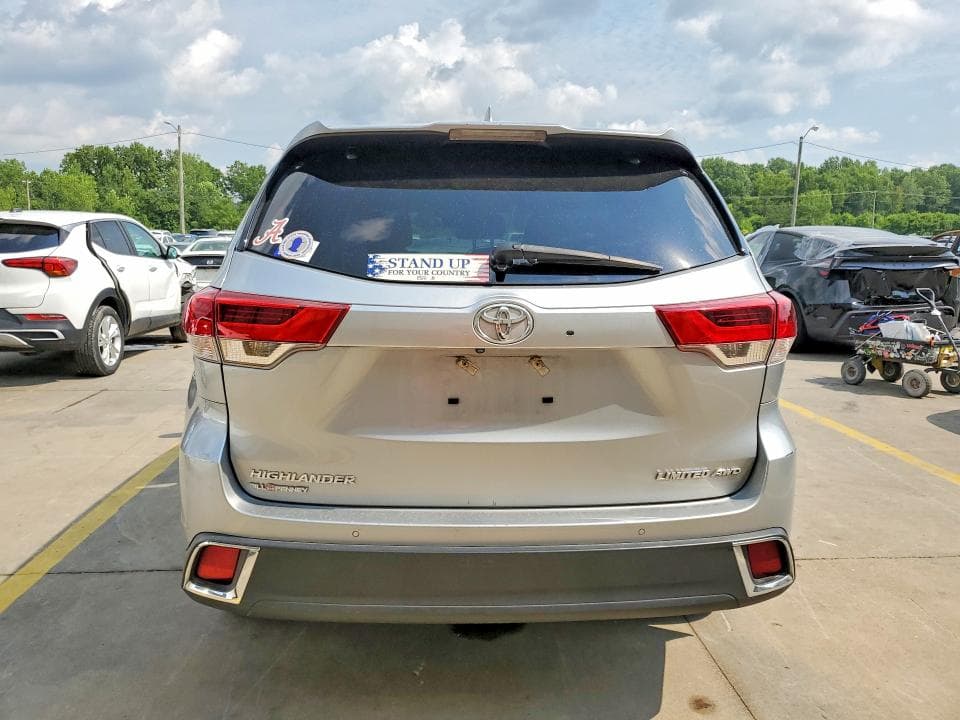 2018 TOYOTA HIGHLANDER LIMITED PLATINUM 6