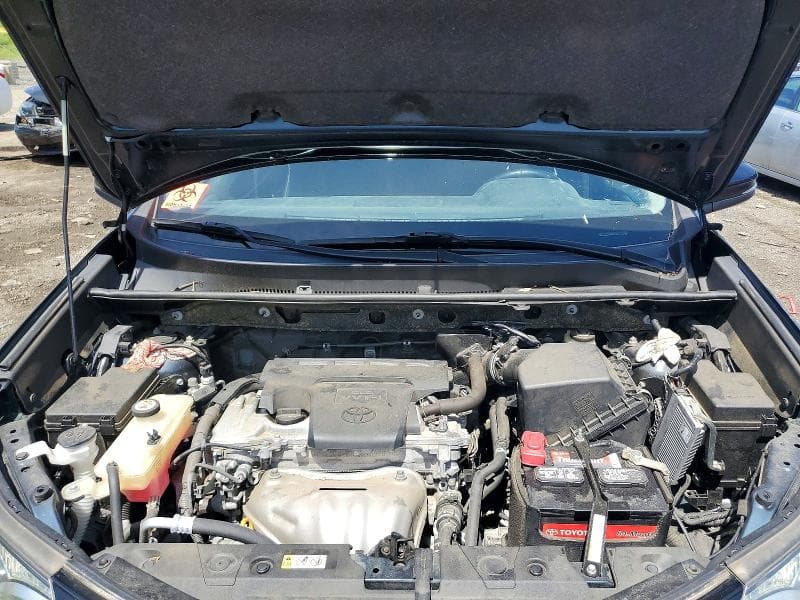 2018 TOYOTA RAV4 XLE 11