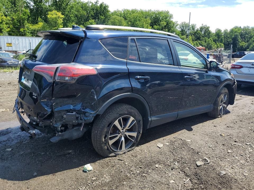 2018 TOYOTA RAV4 XLE 3