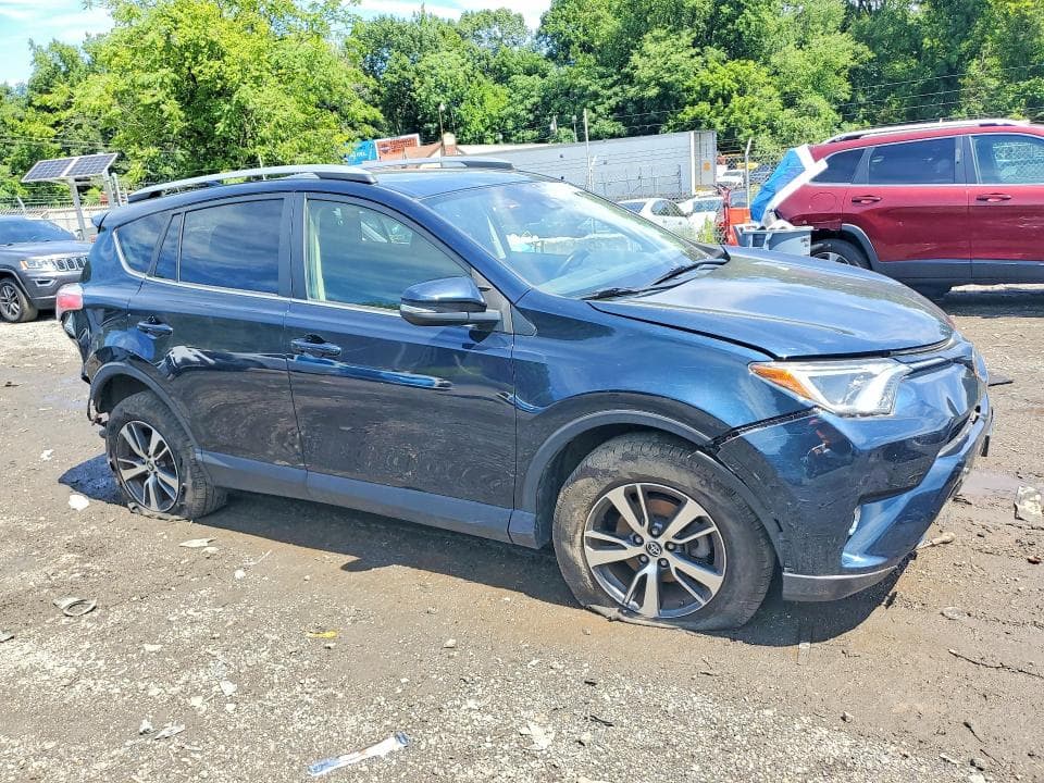 2018 TOYOTA RAV4 XLE 4