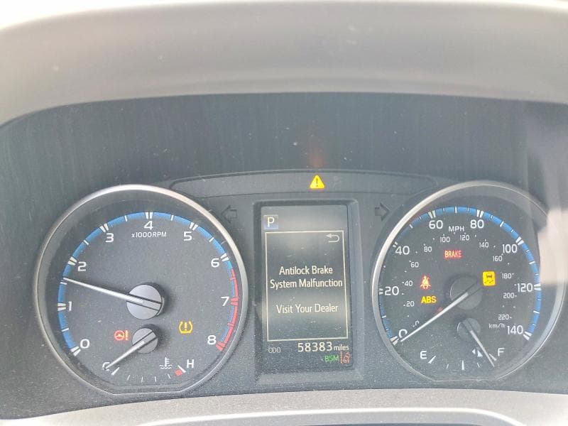 2018 TOYOTA RAV4 XLE 9