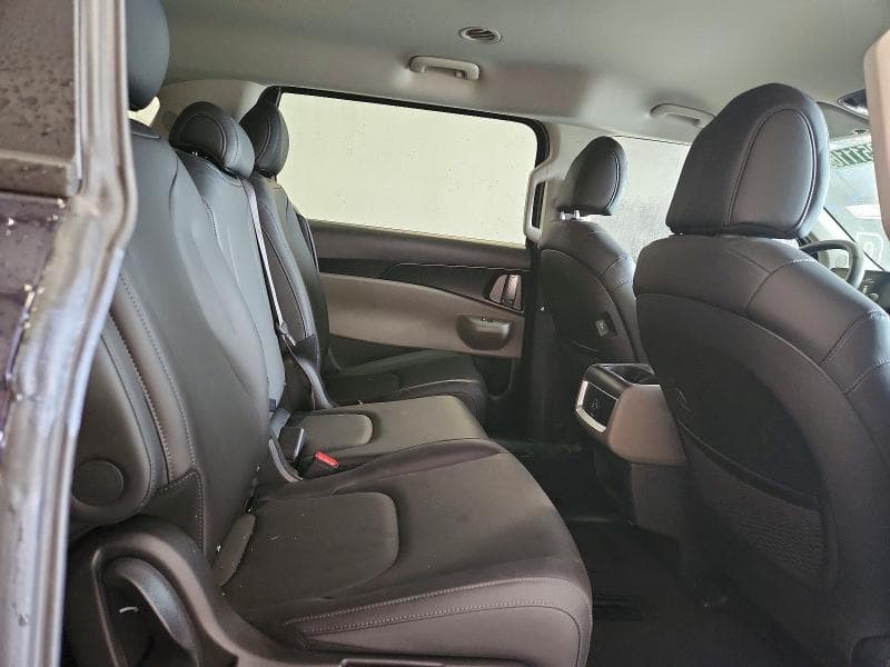 2027 KIA CARNIVAL LXS 11