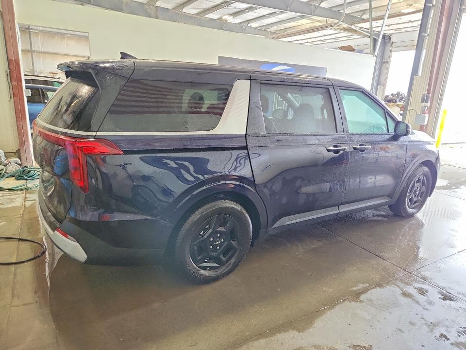 2027 KIA CARNIVAL LXS 3