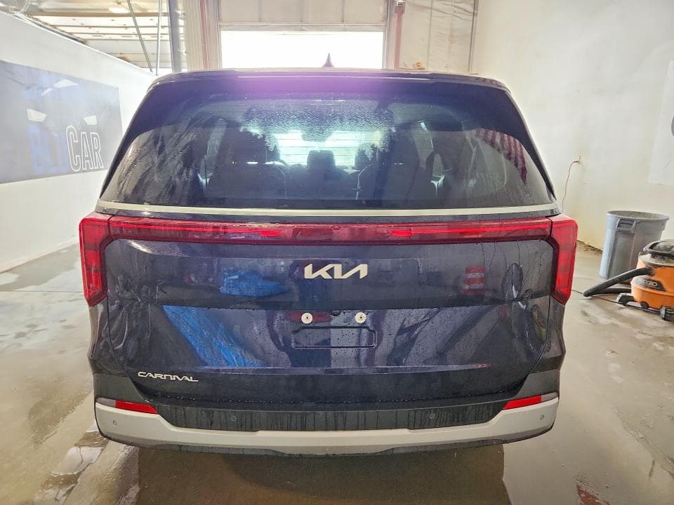 2027 KIA CARNIVAL LXS 6