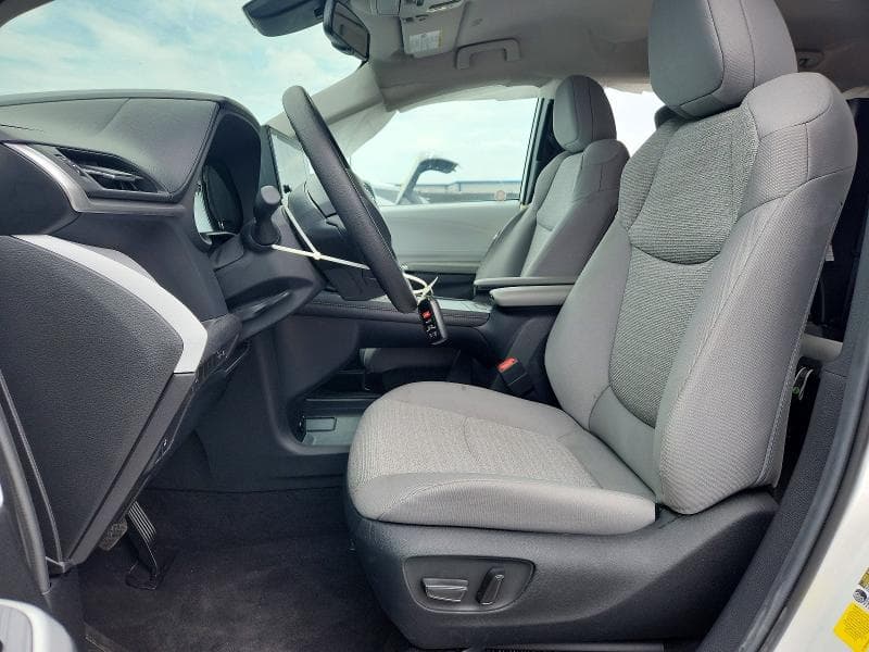 2026 TOYOTA SIENNA LE 7