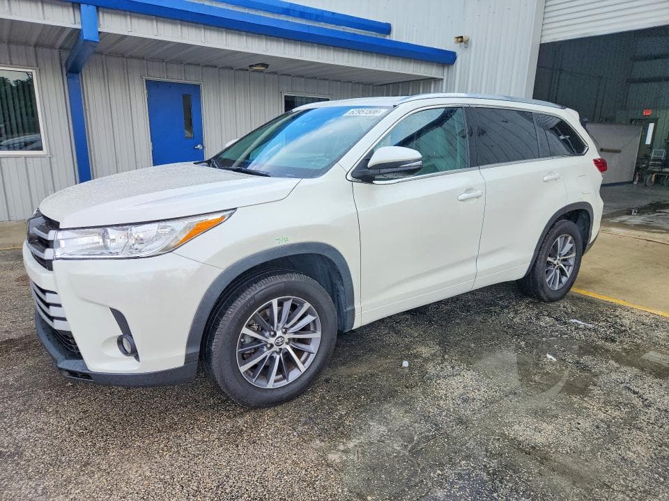 2018 TOYOTA HIGHLANDER XLE - 1