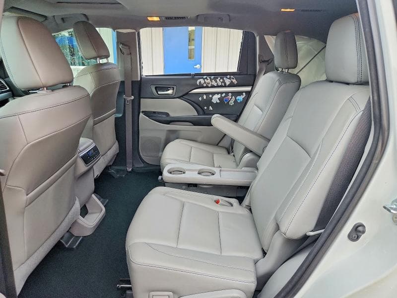 2018 TOYOTA HIGHLANDER XLE 11