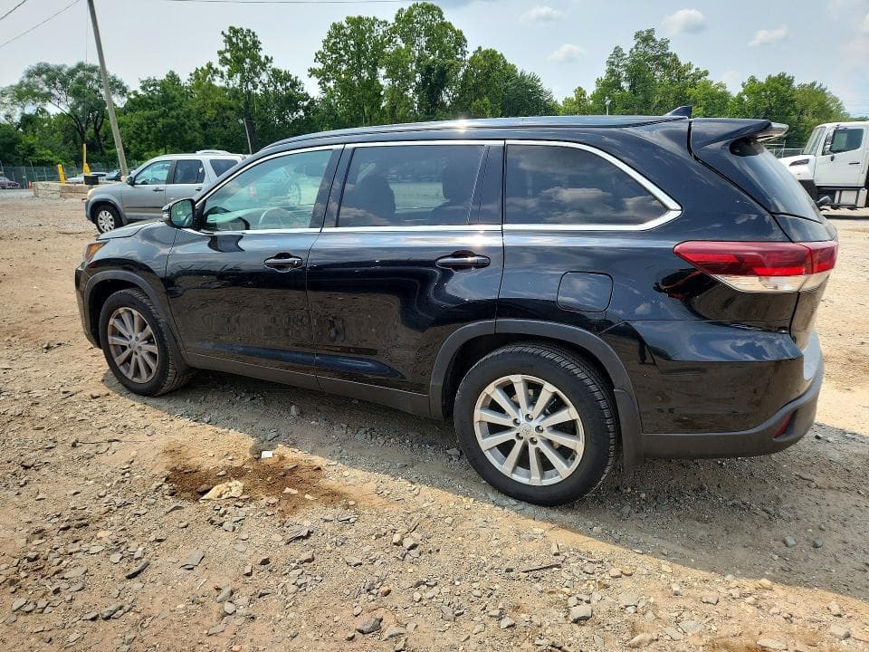 2019 TOYOTA HIGHLANDER SE 2
