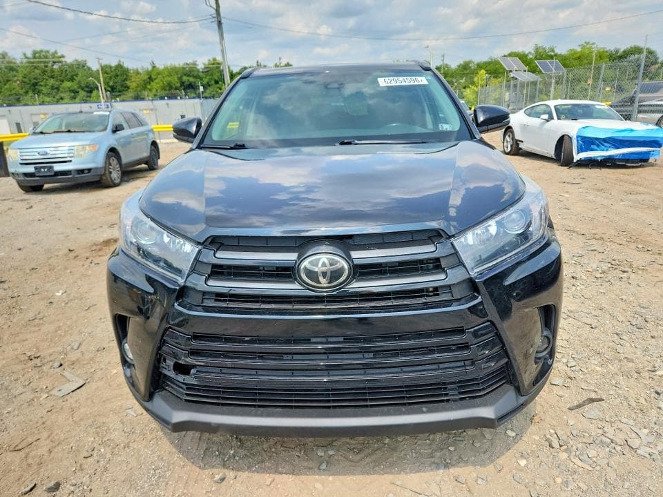 2019 TOYOTA HIGHLANDER SE 5