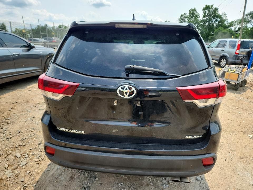 2019 TOYOTA HIGHLANDER SE 6
