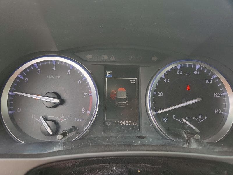 2019 TOYOTA HIGHLANDER SE 9