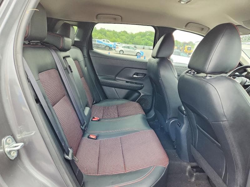 2026 NISSAN KICKS SR 10