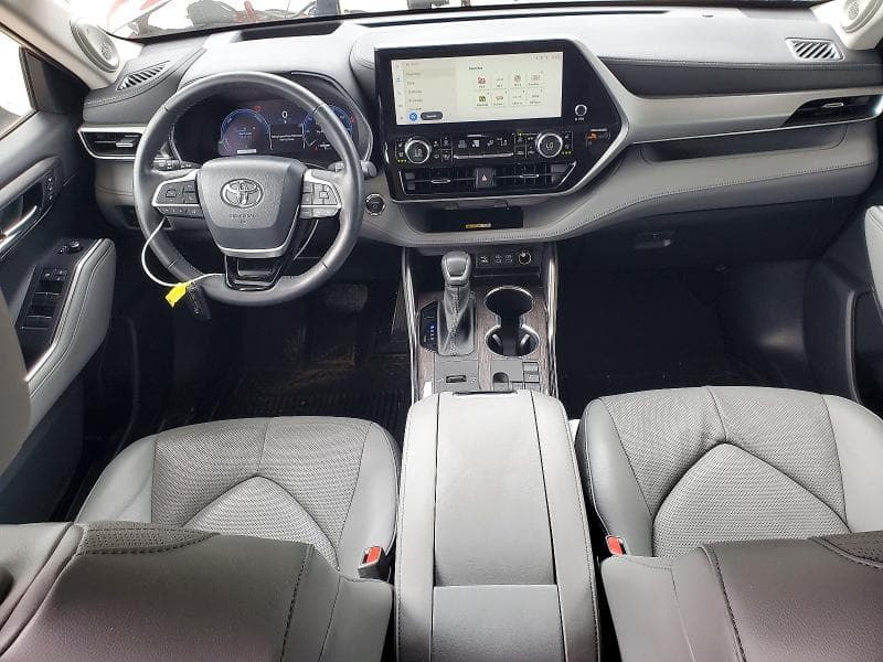 2023 TOYOTA HIGHLANDER HYBRID PLATINUM 8