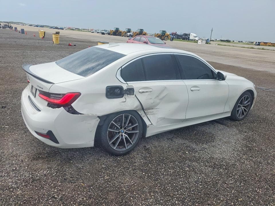 2020 BMW 330I 4D 3